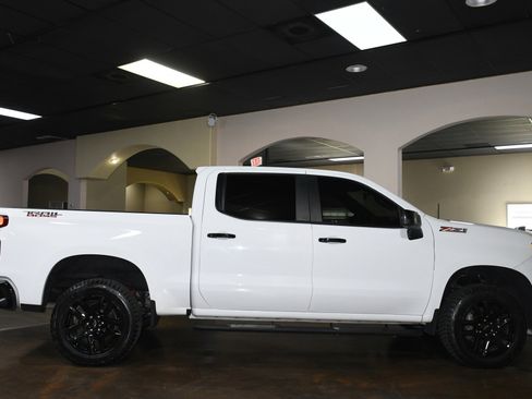 Used 2021 Chevrolet Silverado 1500 LT Trail Boss w/ Convenience Package II image 52