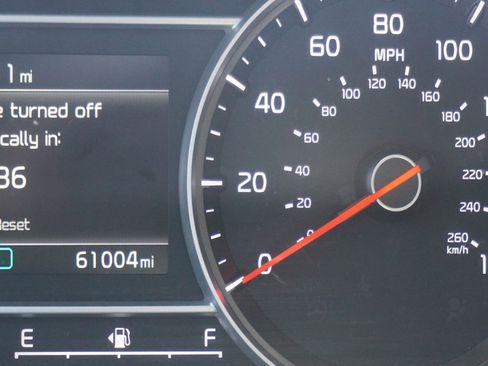 Used 2022 Kia Sorento S image 26