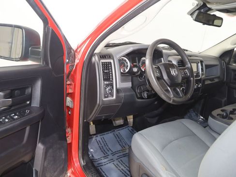 Used 2016 RAM 1500 ST AWD/4WD image 40