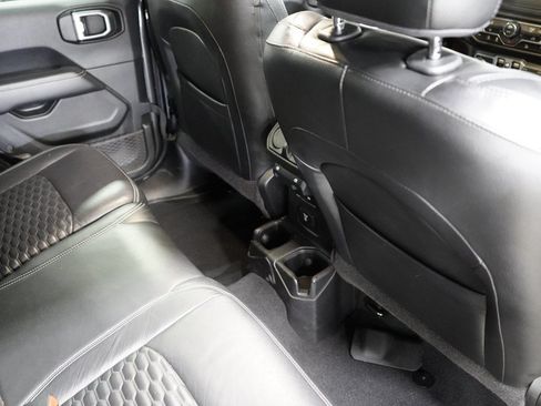Used 2019 Jeep Wrangler Unlimited Sahara AWD/4WD image 20
