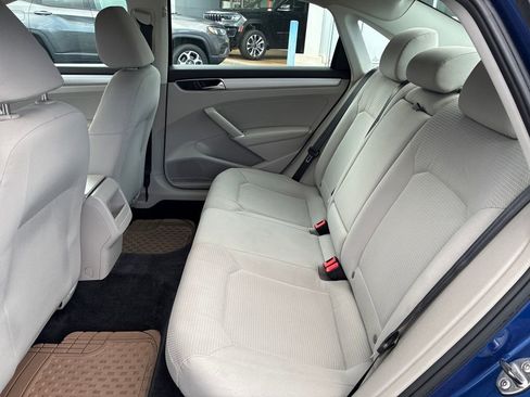 Used 2017 Volkswagen Passat 1.8T S image 15