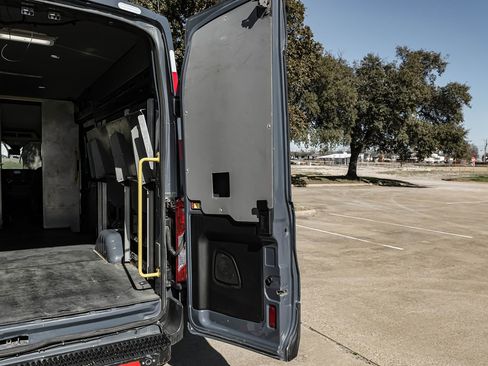 Used 2020 Ford Transit 250 148 High Roof Extended image 41