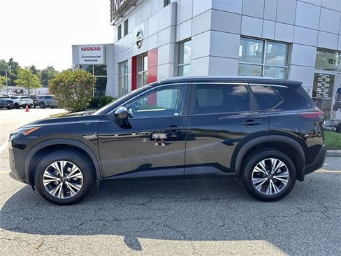 Certified 2022 Nissan Rogue SV w/ SV Premium Package image 5