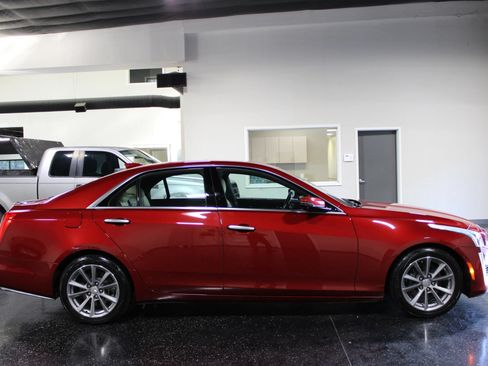 Used 2018 Cadillac CTS Luxury RWD image 2