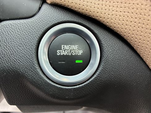 Used 2024 Chevrolet Equinox Premier FWD image 34