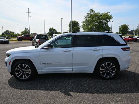 Used 2022 Jeep Grand Cherokee Overland w/ Adv Protech Group III AWD/4WD image 8