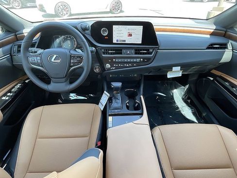 Used 2025 Lexus ES 350 w/ Premium Package image 7