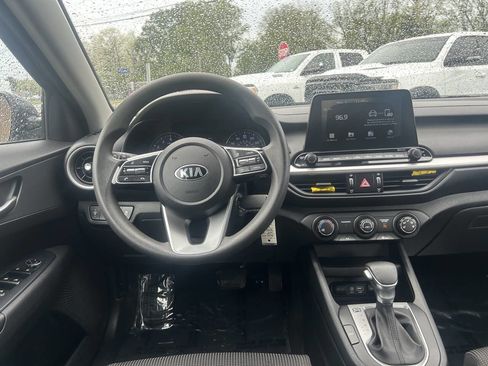Used 2020 Kia Forte LXS FWD image 23