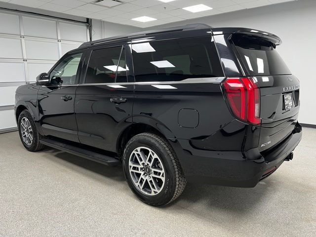 Used 2025 Ford Expedition Active AWD/4WD image 7