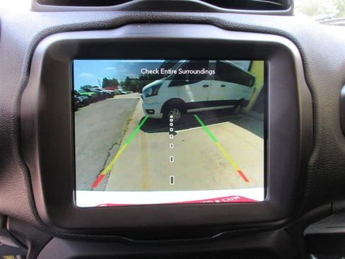 Used 2021 Jeep Renegade Trailhawk w/ Trailer Tow Group image 19