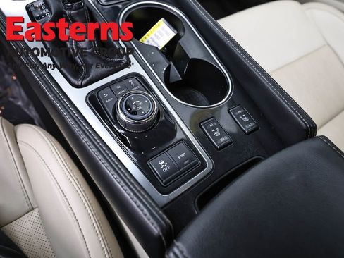 Used 2022 Nissan Maxima SV FWD image 20