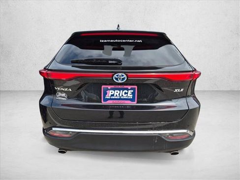 Used 2023 Toyota Venza XLE AWD/4WD image 5
