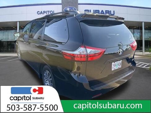 Used 2020 Toyota Sienna XLE Premium FWD image 8