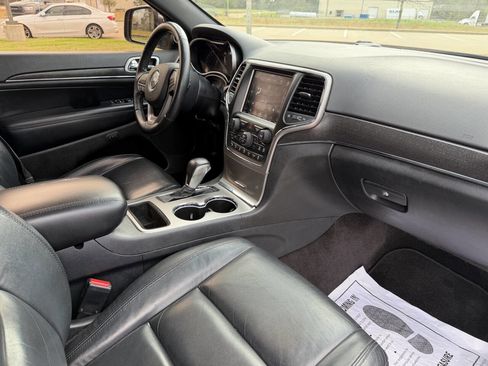 Used 2018 Jeep Grand Cherokee Limited image 12