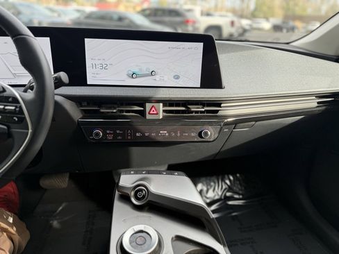 Used 2024 Kia EV6 Wind image 33