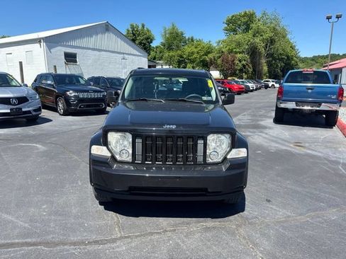 Used 2012 Jeep Liberty Sport w/ Driver Convenience Group AWD/4WD image 3