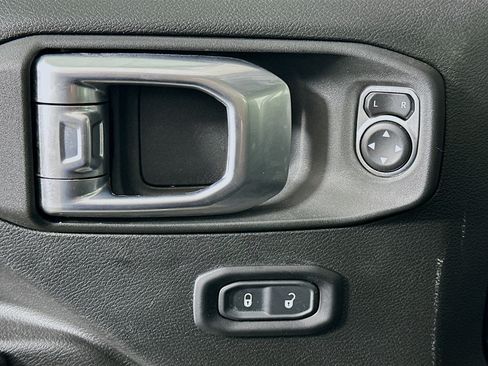 Used 2023 Jeep Wrangler Unlimited w/ Cold Weather Group AWD/4WD image 15