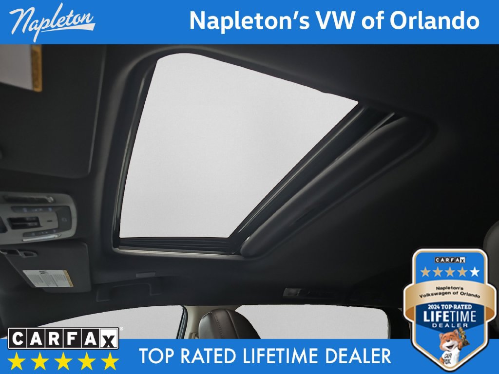 Used 2024 Toyota Sienna Platinum FWD image 13