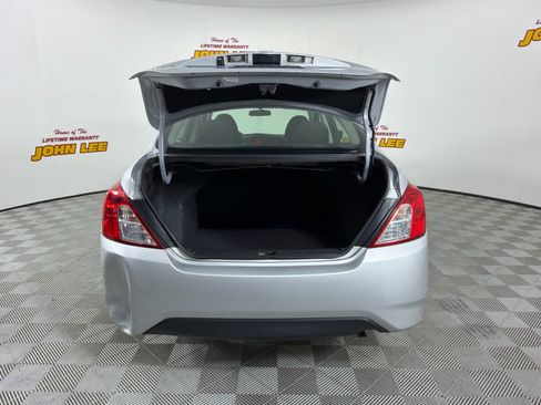 Used 2019 Nissan Versa S FWD image 3