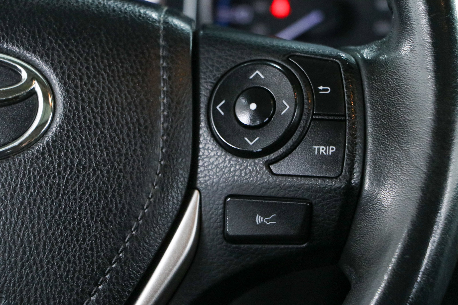 Used 2017 Toyota RAV4 XLE FWD image 14