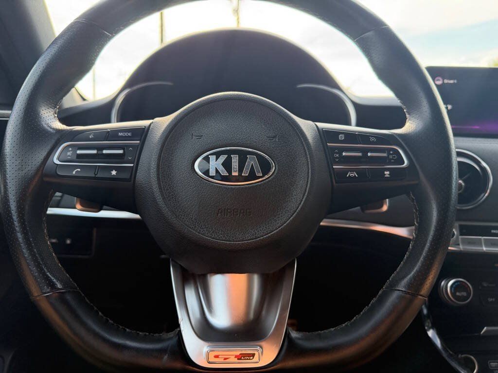 Used 2022 Kia Stinger GT-Line w/ Sun & Sound Package RWD image 16