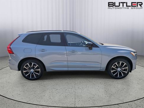 Used 2024 Volvo XC60 B5 Plus AWD/4WD image 9