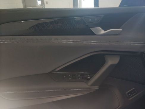 New 2026 Volkswagen Tiguan SE R-Line image 9