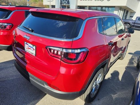 New 2025 Jeep Compass Sport image 3