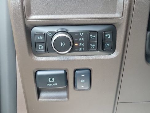 Used 2025 Ford F150 King Ranch w/ FX4 Off-Road Package AWD/4WD image 15