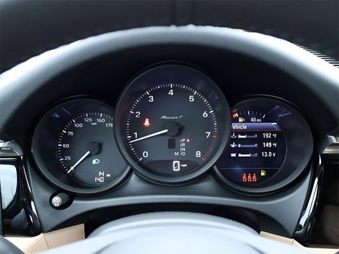 New 2026 Porsche Macan image 27