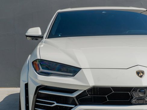 Used 2019 Lamborghini Urus AWD/4WD image 28