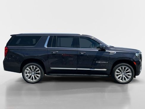 Used 2024 GMC Yukon XL Denali w/ Advanced Technology Package AWD/4WD image 5