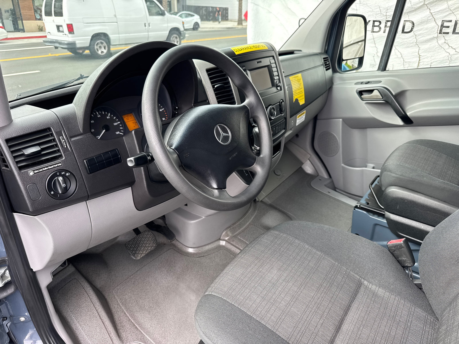 Used 2018 Mercedes-Benz Sprinter 2500 image 13