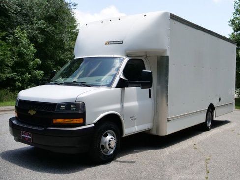 Used 2021 Chevrolet Express 4500 Extended w/ Power Convenience Package RWD image 6