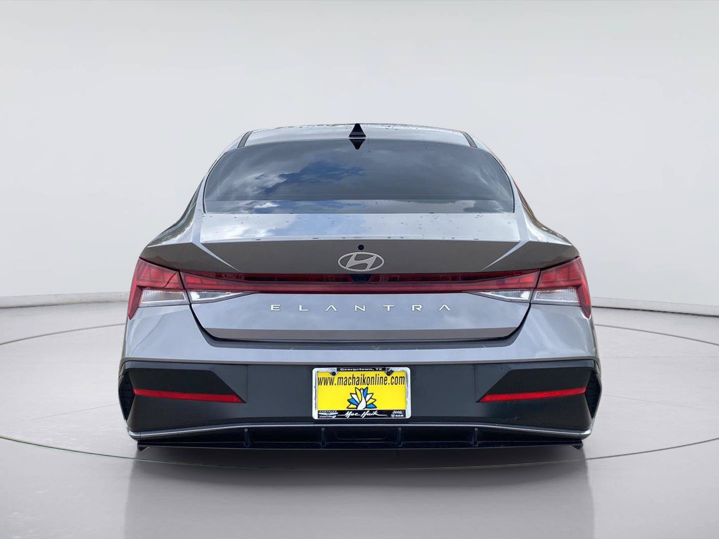 Used 2024 Hyundai Elantra SEL w/ Convenience Package FWD image 4