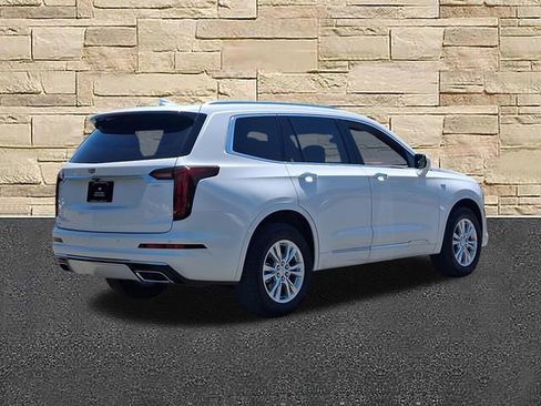 Used 2025 Cadillac XT6 Luxury AWD/4WD image 4