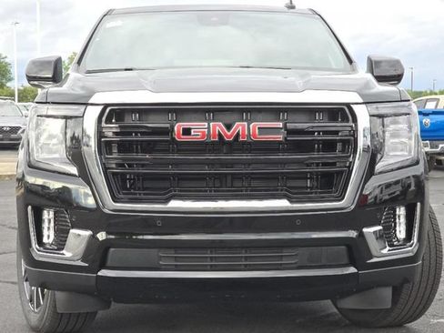 Used 2024 GMC Yukon XL SLE w/ Gmc Pro Safety Plus Package AWD/4WD image 13