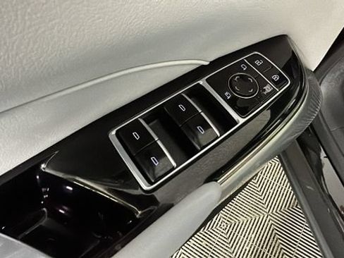 Used 2024 Cadillac Lyriq Sport RWD image 10