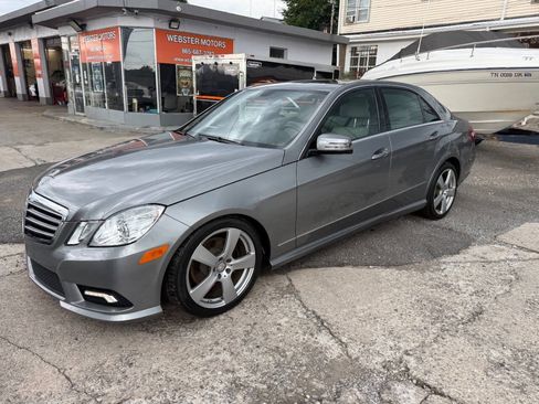 Used 2011 Mercedes-Benz E 350 Sedan image 2