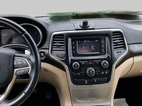 Used 2014 Jeep Grand Cherokee Laredo AWD/4WD image 6