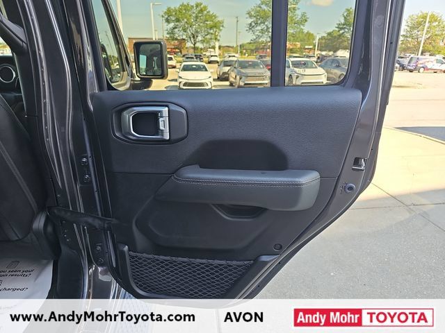 Used 2020 Jeep Gladiator Overland AWD/4WD image 30