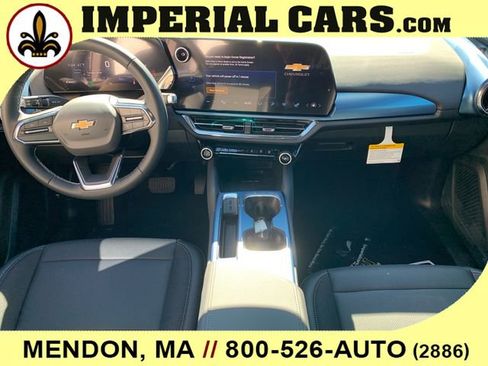 New 2026 Chevrolet Equinox EV LT image 16