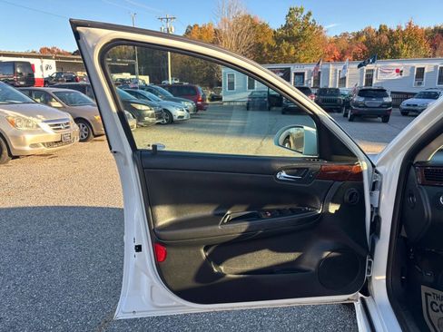 Used 2011 Chevrolet Impala LT image 9