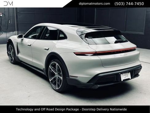 Used 2024 Porsche Taycan 4 Cross Turismo w/ Technology Package (P6F) AWD/4WD image 5