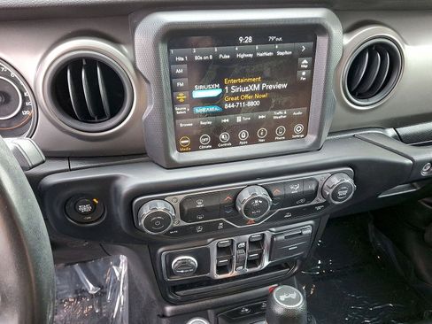 Used 2022 Jeep Wrangler Unlimited Sport AWD/4WD image 14