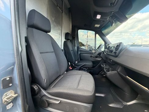 Used 2019 Mercedes-Benz Sprinter 170 image 19