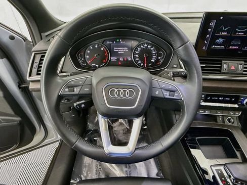 Used 2022 Audi Q5 2.0T Premium w/ Convenience Package AWD/4WD image 11