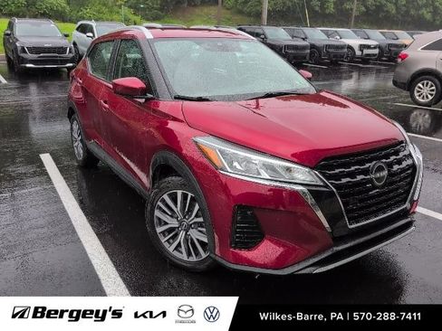 Used 2023 Nissan Kicks SV FWD image 6