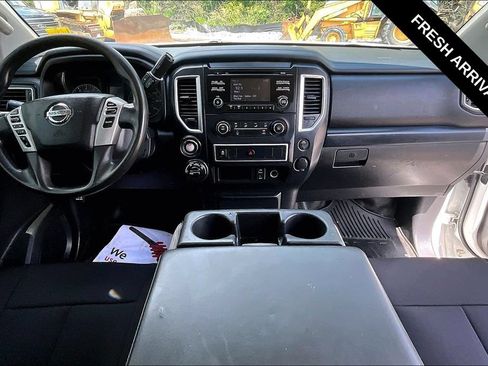 Used 2017 Nissan Titan S AWD/4WD image 5