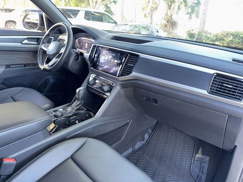 Used 2021 Volkswagen Atlas Cross Sport SEL image 19